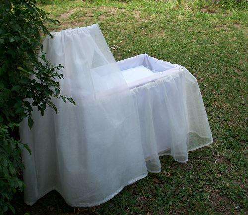 New Extra length cot for your re-born baby. Inner base measures 56 cm long!!