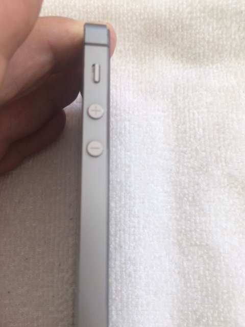 Apple iPhone 5S, Space Grey  16gb  - Perfect working condition