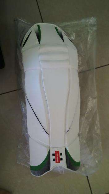 Gray-Nicolls Evo batting pads