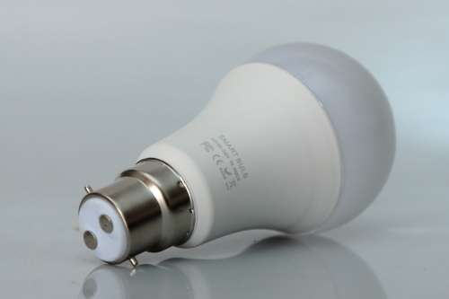 WIFI RGBW SMART Light Bulb: Bayonet  (B22) type fitting 9W