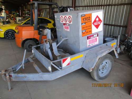 DIESEL BOWSER ON TRAILER R 25 000.00