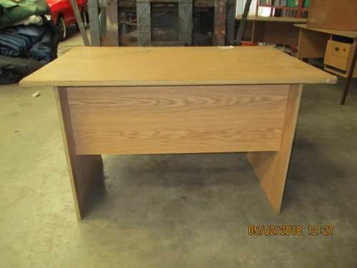 STUDY DESK R400