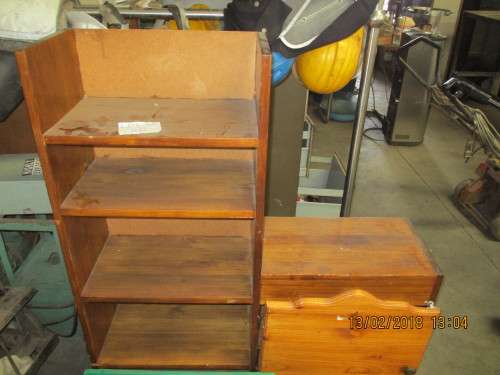 BOOKSHELF - VALUED AT  R500.00