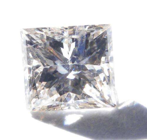 STUNNING PRINCESS!!!- EYECLEAN 0.75ct NATURAL  DIAMOND