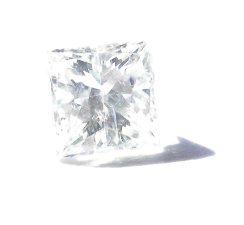 BEAUTIFUL K-COLOUR !!!- 0.43ct  GORGEOUS PRINCESS  DIAMOND