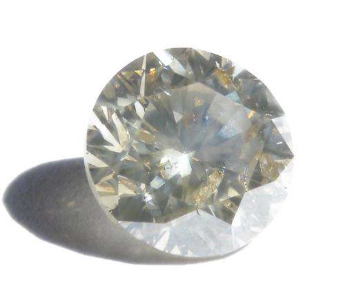 SPARKLING HUGE 2.02ct VERY LIGHT CHAMPAGNE ** GISA CERTIFIED** DIAMOND STARTING AT R1 NO RESERVE