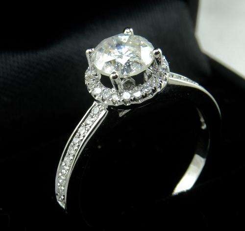 CERTIFIED AND VALUED**R35 000**WHITE DIAMOND RING!!!
