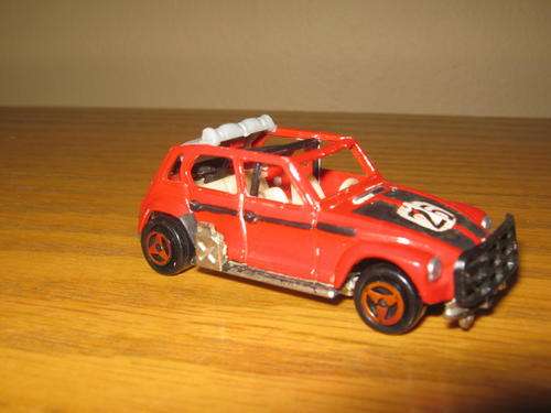 BEETLE WITH SUN ROOF