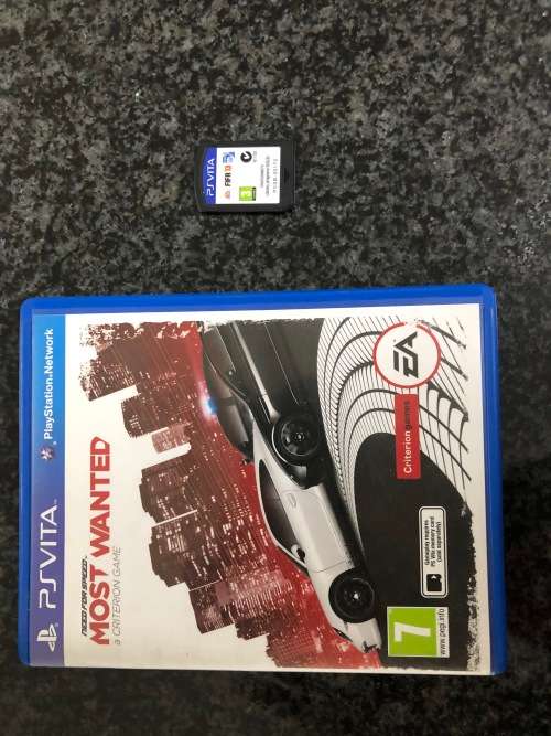 PS VITA CONSOLE WIFI MODEL BLACK PRE-OWNED WITH 4GB MEMORY CARD + 2 GAMES