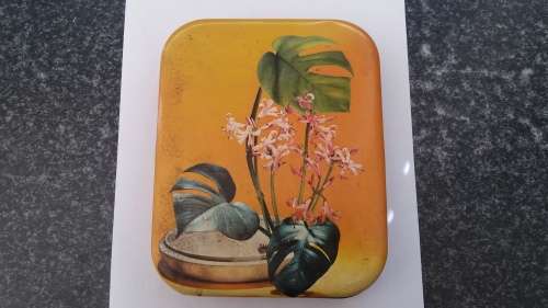 Lot of vintage tins and cigar tubes