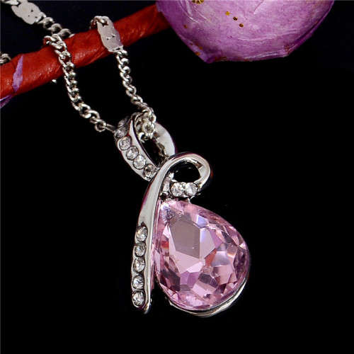 ***BEAUTIFUL PINK CRYSTAL PENDANT - FREE NECKLACE***
