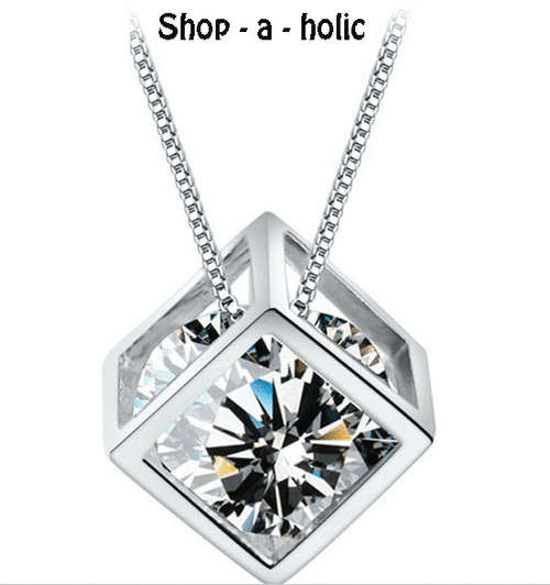 ***BEAUTIFUL ~ CRYSTAL GEOMETRIC PENDANT - FREE CHAIN***