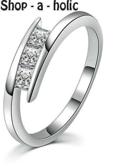 *** 3 STONE  CUBIC ZIRCONIA RING * Size 7 / N 1/2***