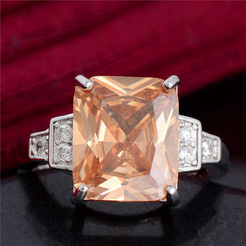 *** CHARMING CHAMPAGNE CUBIC ZIRCONIA RING * Size 8 / P ***