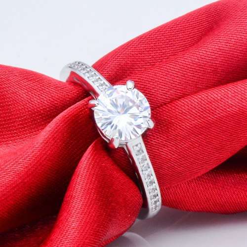 *** CLASSIC ~ SIMULATED DIAMOND RING * Size 8  / P 1/2***