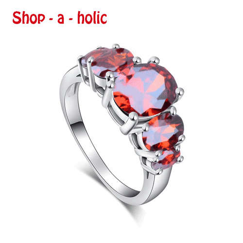 *** UNIQUE BOLD RED CUBIC ZIRCONIA RING * Size 7 / N ***