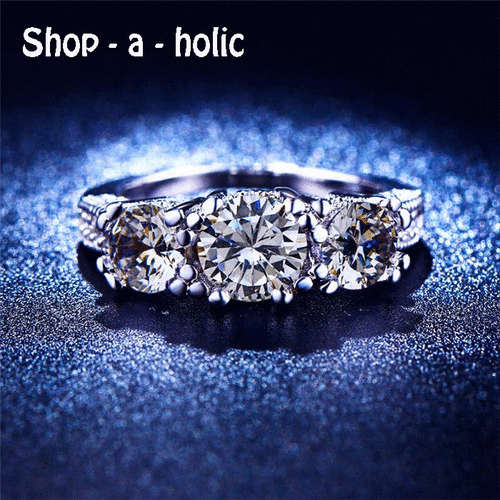 *** STUNNING DESIGNER SIMULATED DIAMOND  RING * Size 8  / P***