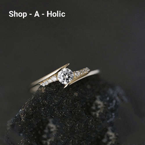 ***  DAINTY  9 STONE YELLOW GP ~ SIMULATED DIAMOND ~ ENGAGEMENT RING * Size 8 /P ***