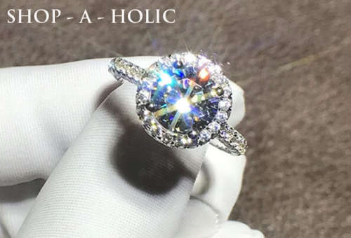 * STUNNING HALO - ROUND SIM DIAMOND RING * Size: 7  *