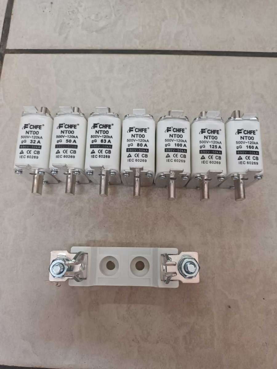 Ceramic in line DC fuses with fuse holders any size available 32A-160A