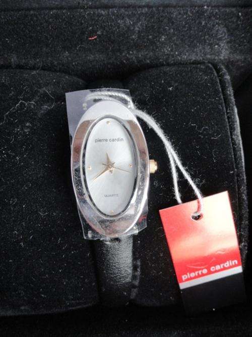 UNUSUAL*** NEW PIERRE CARDIN LADIES GENUINE LEATHER WATCH *** BOX & PAPERS