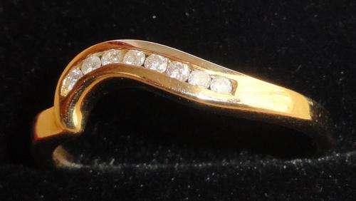 GENUINE 9CT GOLD AND REAL DIAMONDS ETERNITY RING