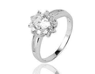 ***BEAUTIFUL! PLATINUM PLATED PRINCESS CUT ZIRCON RING***SIZE 5