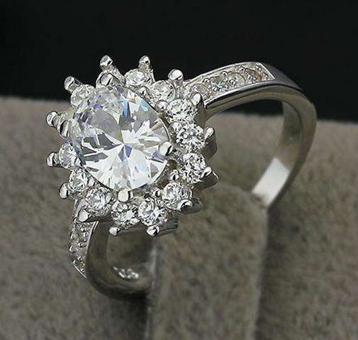 BEAUTIFUL! 925 STERLING SILVER CZ RING, FREE RING BOX*SIZE 7 or 8