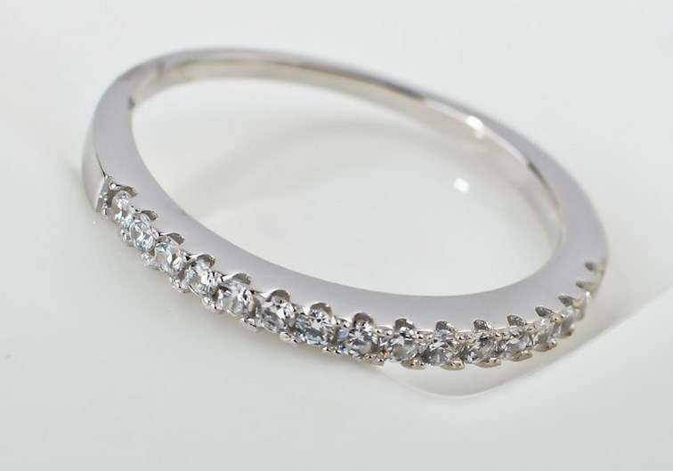 ***BEAUTIFUL 925 SILVER CZ ETERNITY / WEDDING RING***SIZE 5