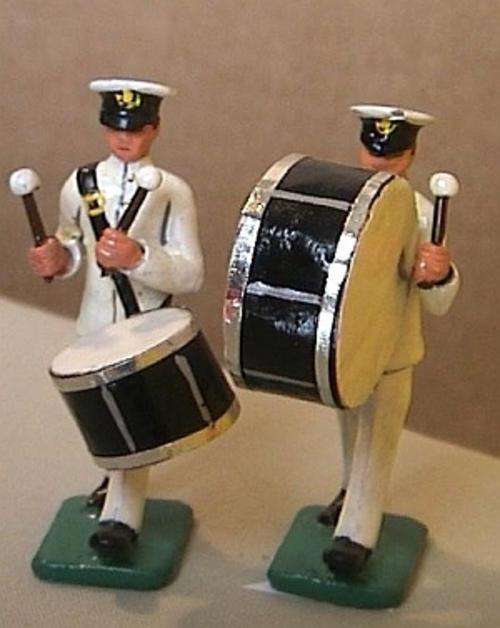 S A  Navy band ON PARADE 32 PIECE ( 16  BANDSMAN &16 MARCHING ) 54mm lead painted limited edition