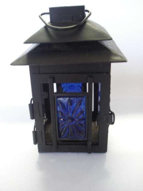 R10  **********  CANDLE LANTERN - with blue windows