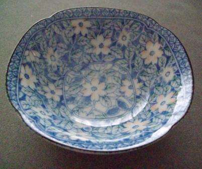 Imari Type Small Bowl