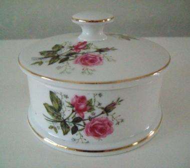 Feminine Trinket Box Decorated with Roses