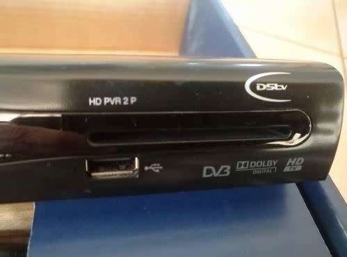 DSTV HD PVR 2P Decoder. In box with cables and 2 remotes (excl. HDMI cable and smart card)