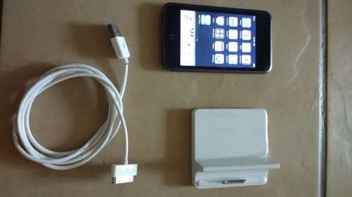Apple iPod Touch - 8GB - including docking station and cable