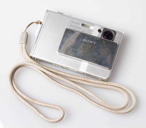 Sony Cyber-shot DSC-T7