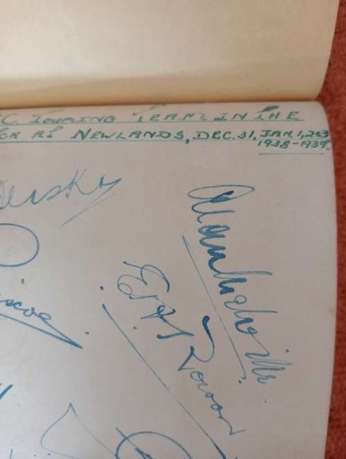 SA cricket 11,2nd test Newlands,1938/9, Vs MCC,9 original autographs