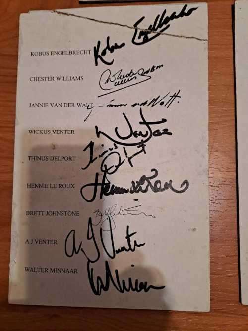 Golden Lions 1999 Team and Management with 24 signatures(koki)