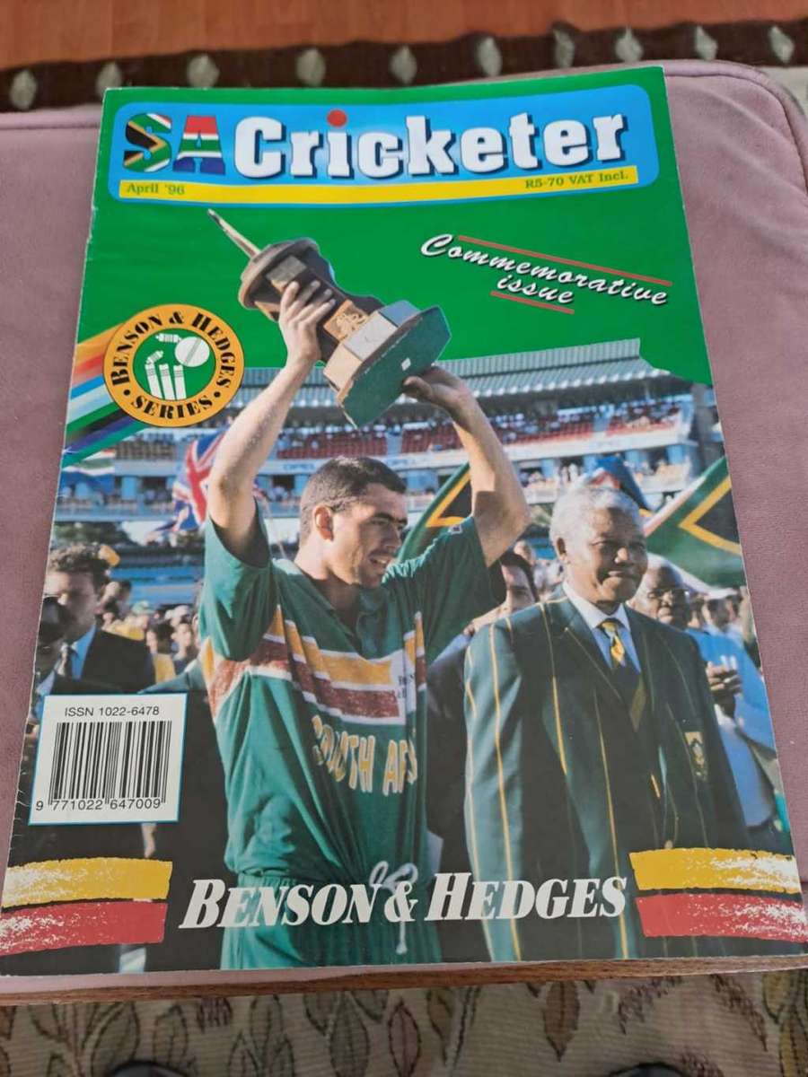 Sir Garfield Sobers original autograph in SA Cricketer commemorative issue