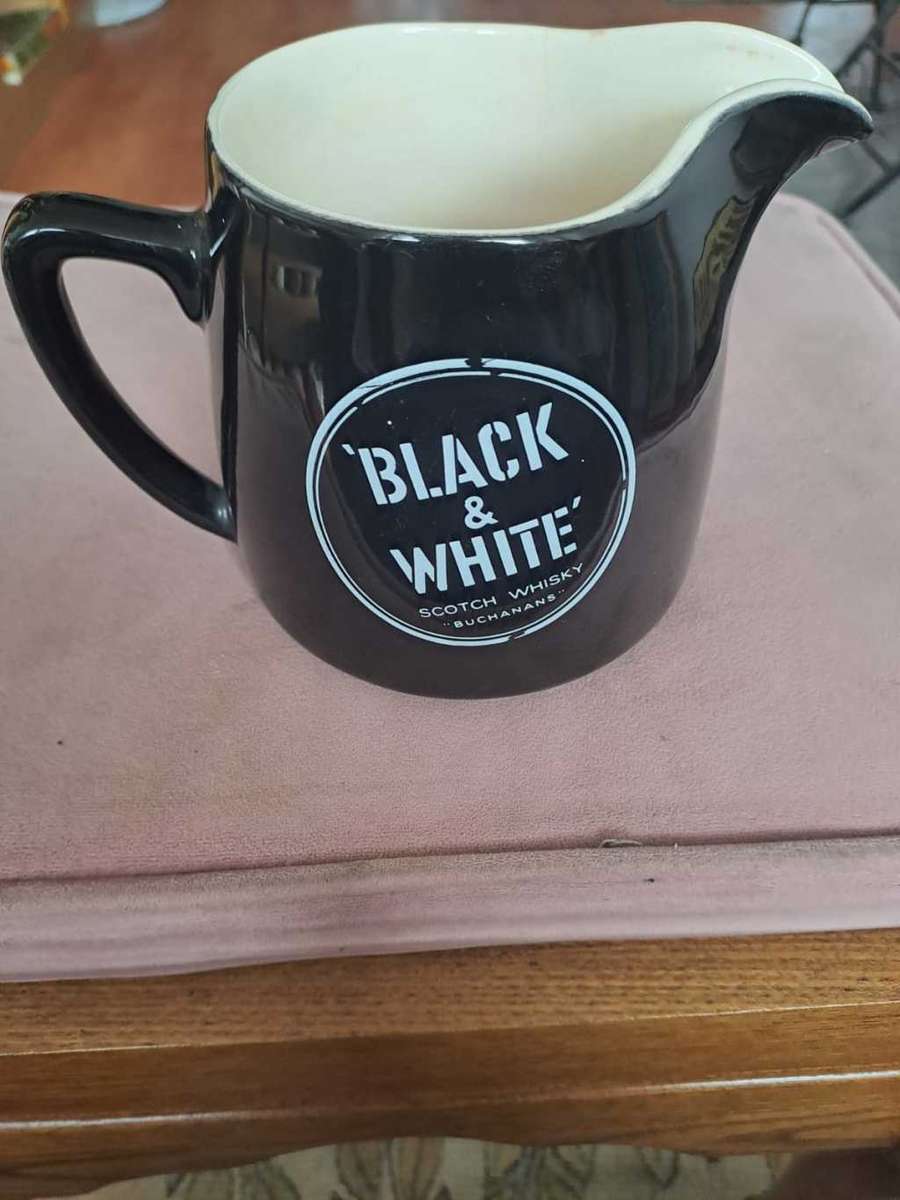 3 x Wade Pottery Jugs, Dunhill, Black & White Buchanan and White Horse