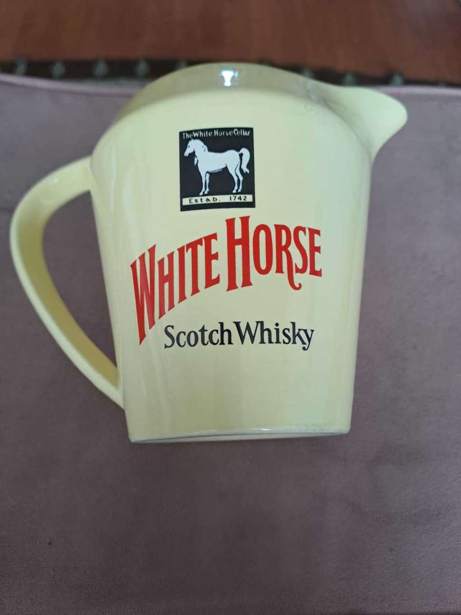 3 x Wade Pottery Jugs, Dunhill, Black & White Buchanan and White Horse