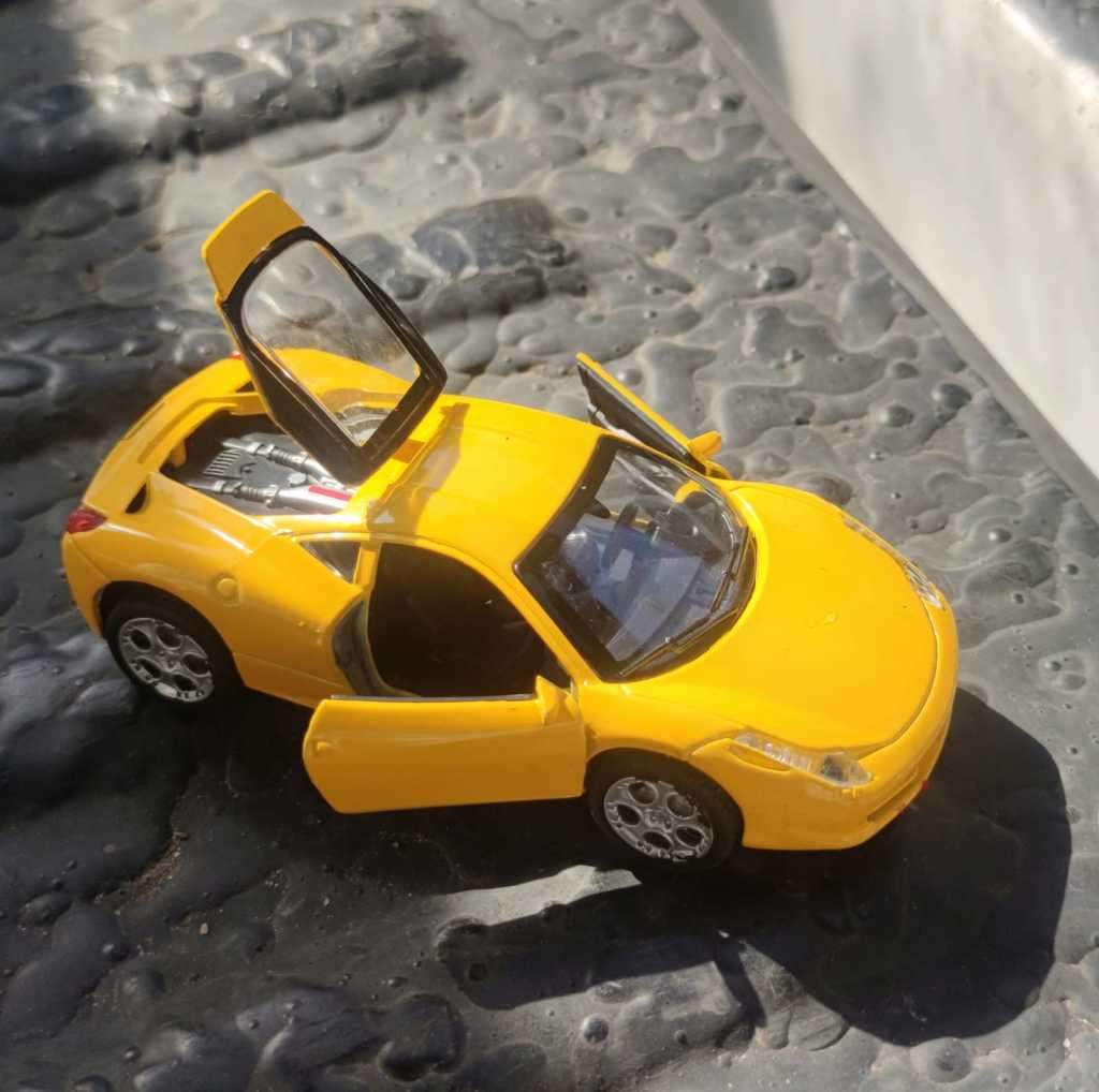Realistic toy car miniature model - set of two