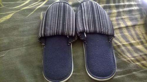mens Size 9 Slippers