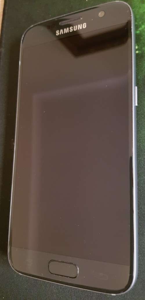 LIKE NEW! Samsung Galaxy S7 smartphone - Black Onyx
