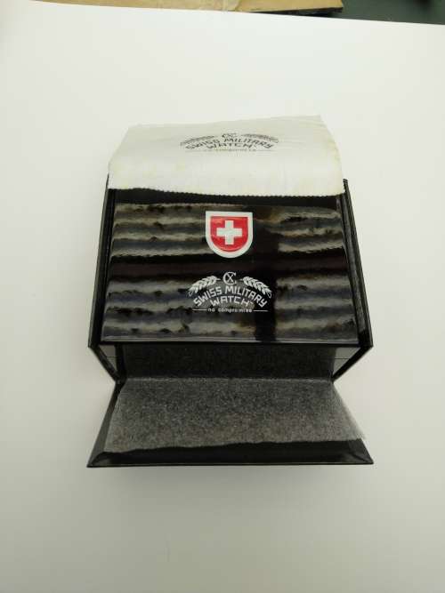 RARE! CX Swiss Military SEEWOLF l dive watch, Certified 1,000m depth Retail US$1,250 (+- R18,000)