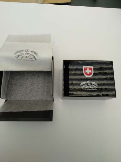 RARE! CX Swiss Military SEEWOLF l dive watch, Certified 1,000m depth Retail US$1,250 (+- R18,000)
