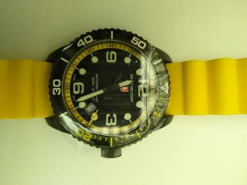 BRAND NEW! CX Swiss Military MARLIN SCUBA NERO dive watch Certified 200m Retail US$775(+- R12,000)