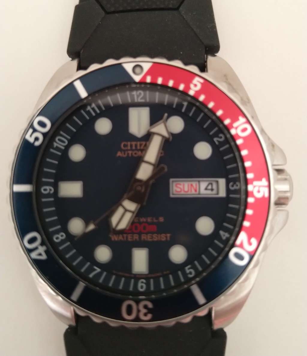 CITIZEN AUTOMATIC SUBMARINER DIVER 200M  NY2300-09L