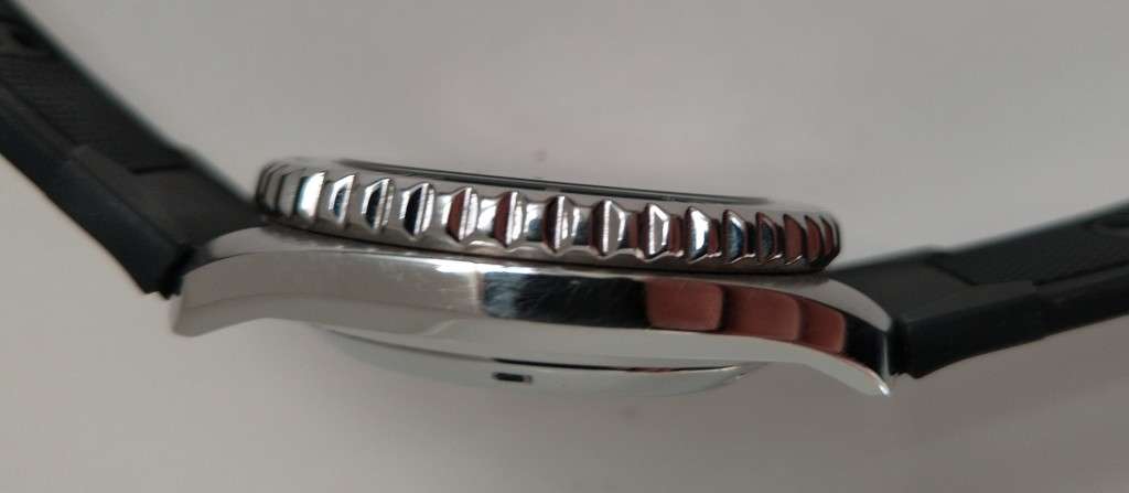 CITIZEN AUTOMATIC SUBMARINER DIVER 200M  NY2300-09L