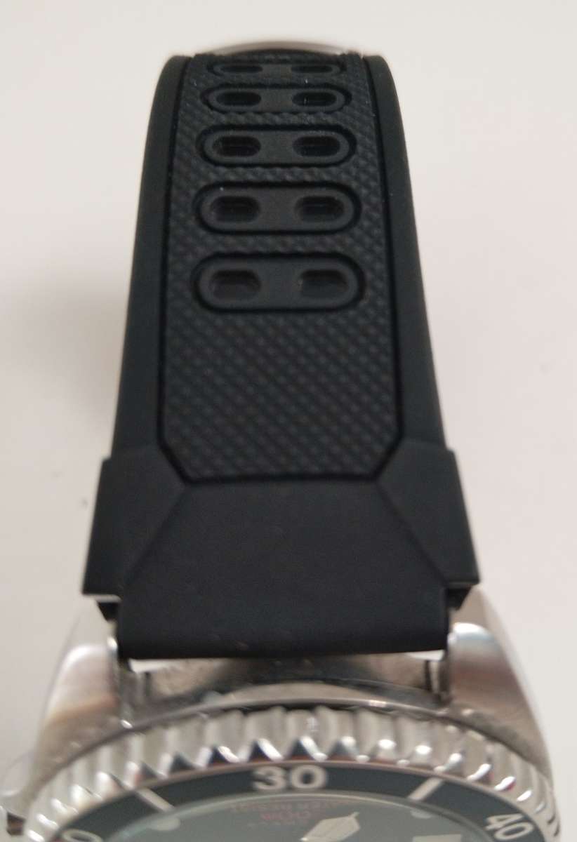 CITIZEN AUTOMATIC SUBMARINER DIVER 200M  NY2300-09L